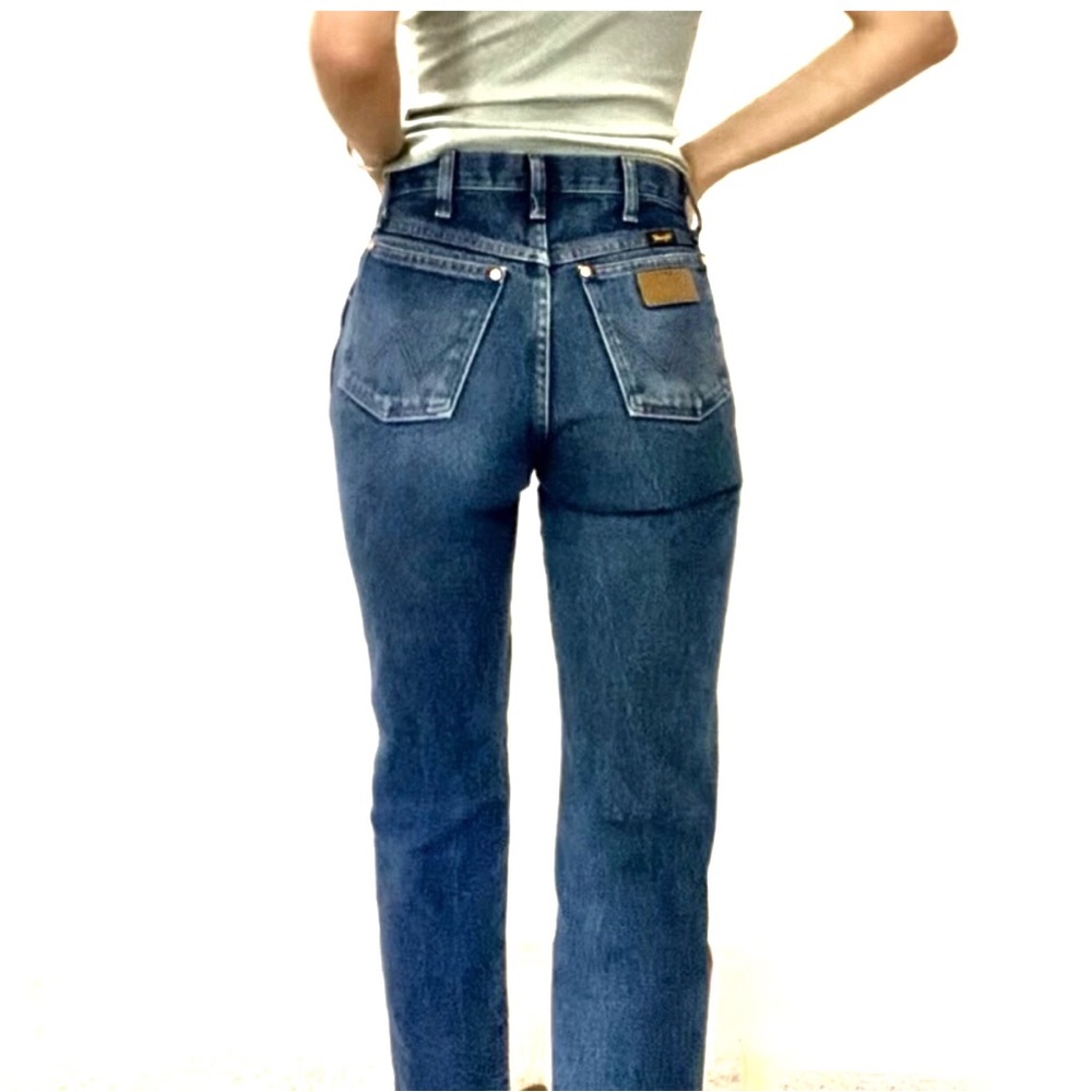 Wrangler High-Rise Straight Leg Jeans in Dark Blue Denim